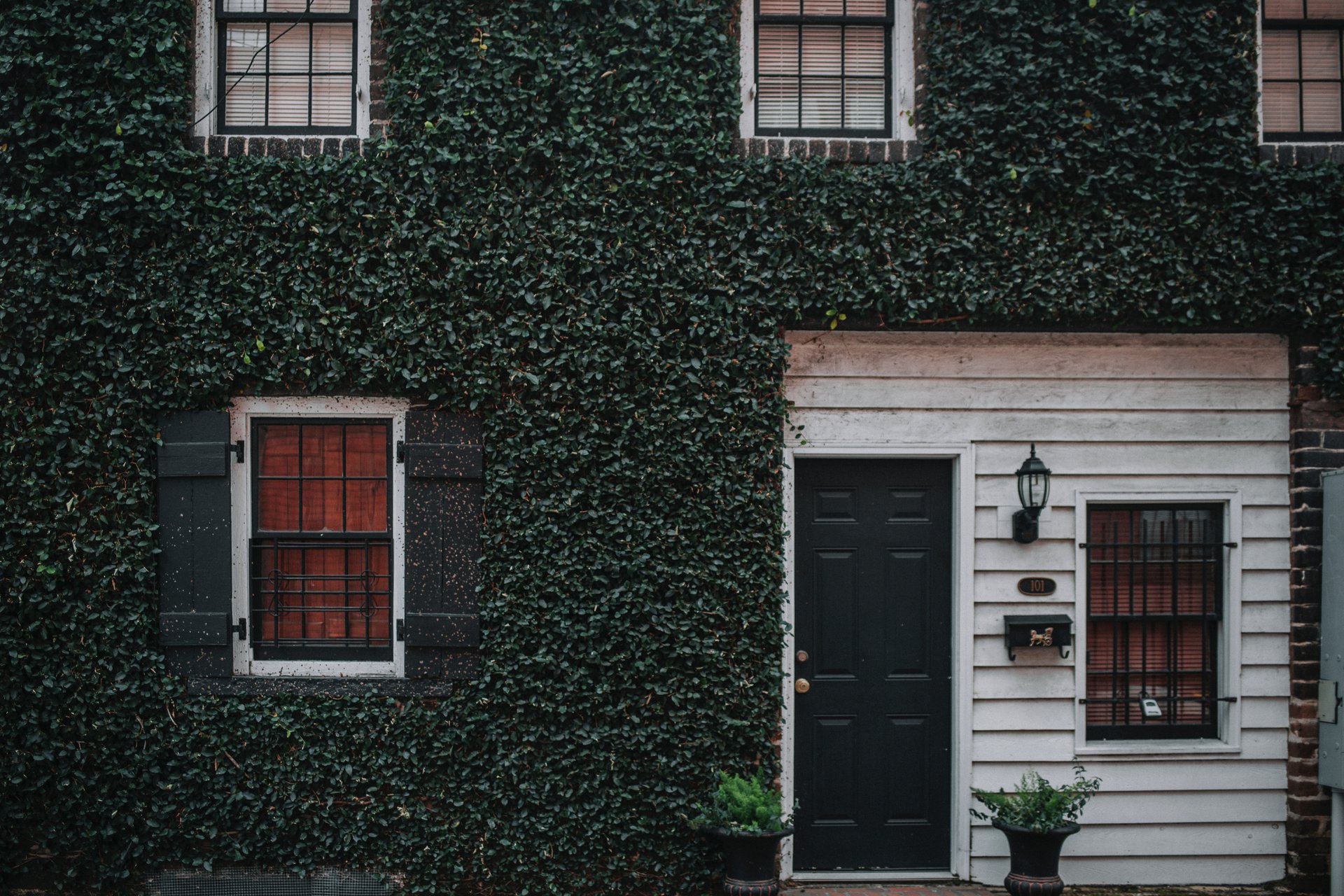 Installation of shutters