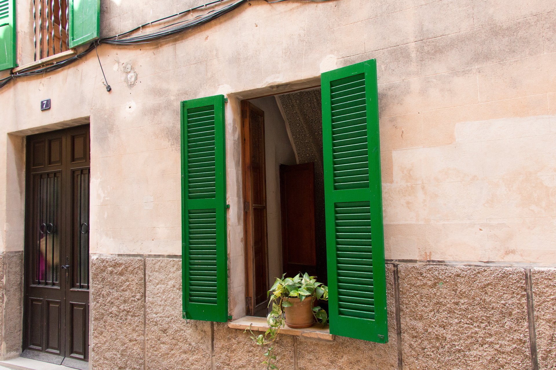Repair of shutters